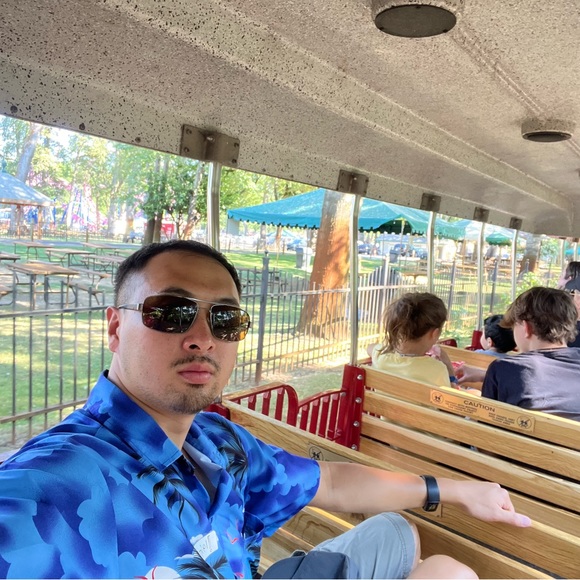 Meet your Posher - Picture 12 of 16